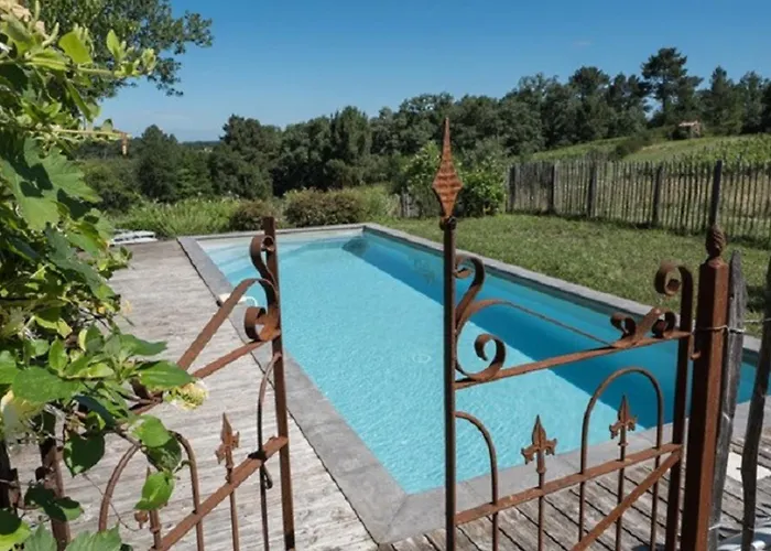 Casa vacanze Magnifique Maison Avec Piscine Privée, Wi-fi Et Animaux Acceptés - Fr-1-616-234
